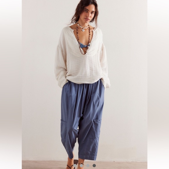 NWT. We The Free Easy Sunday Pullover in
Optic White Size: XS - Picture 4 of 4